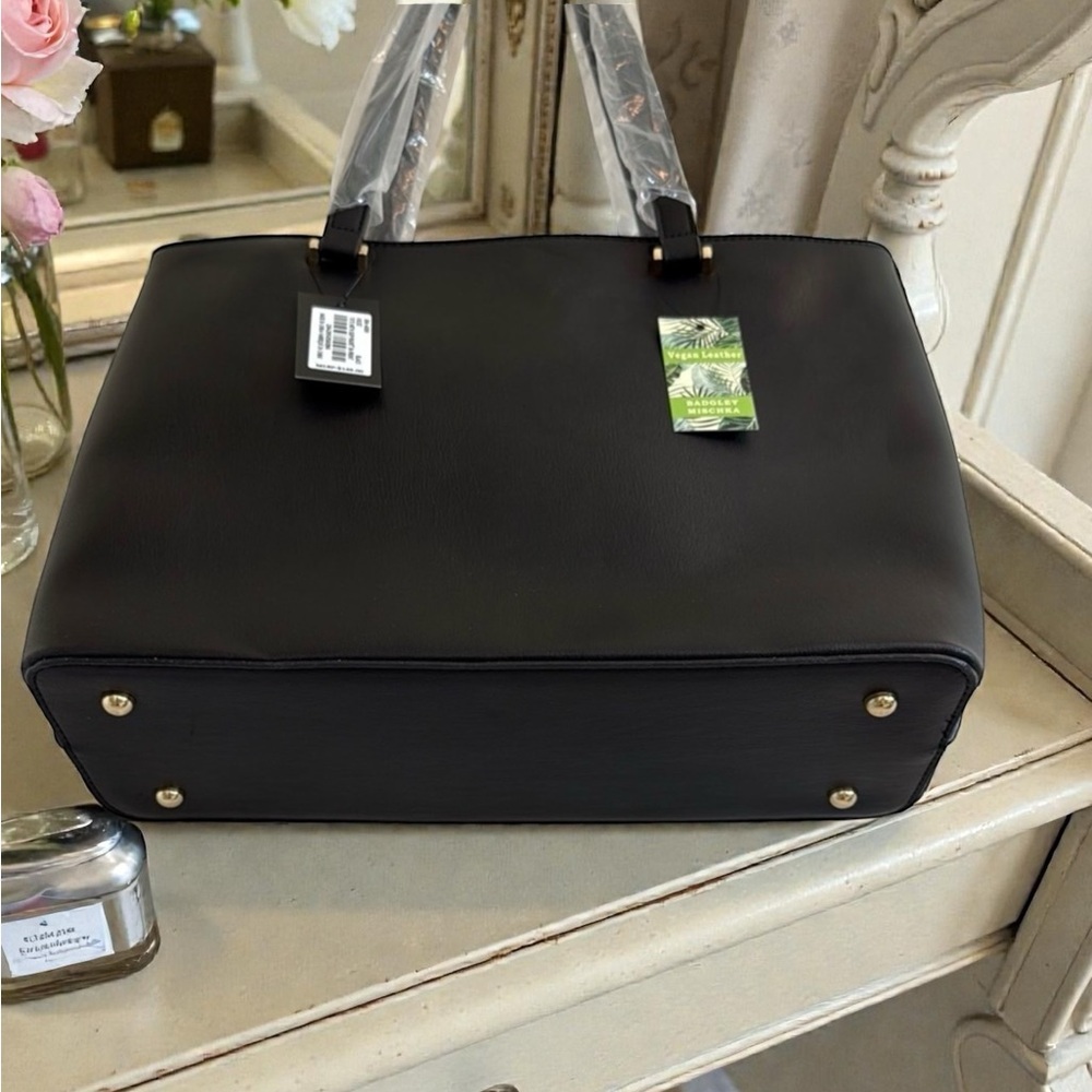 NWT Badgley Mischka Black Shoulderbag - Picture 5 of 5